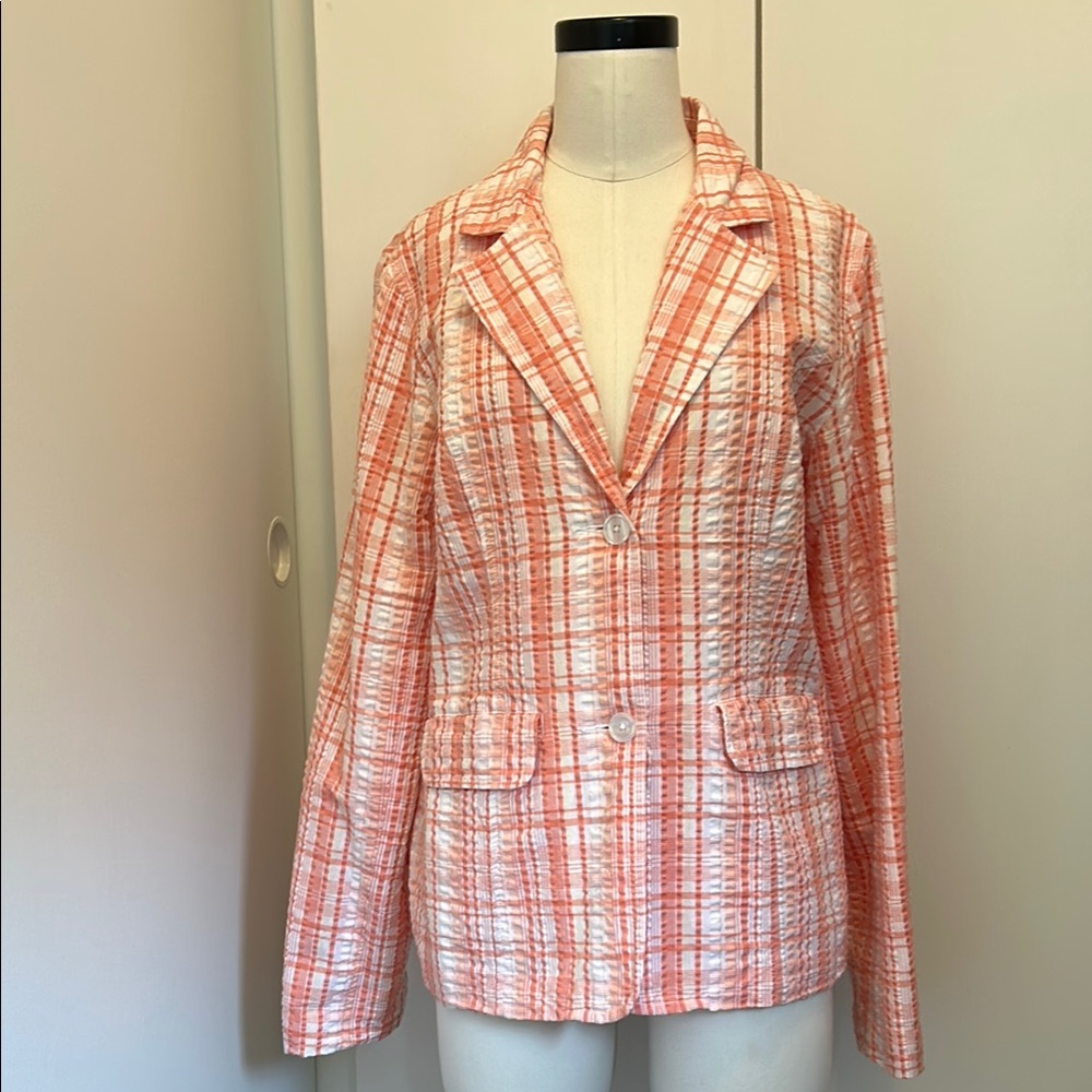 Denim & Co. Women’s Coral & White Crinkly Plaid Fully Lined Blazer.